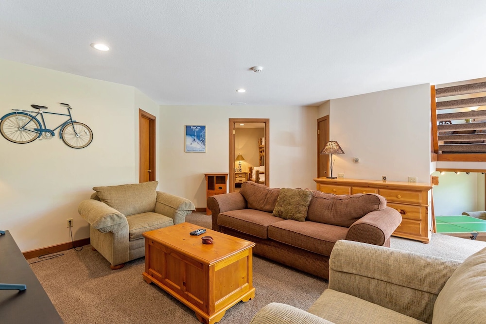 Pinnacle at Deer Valley Resort - Four Bedroom Condo with Hot Tub #1470 4 Condo