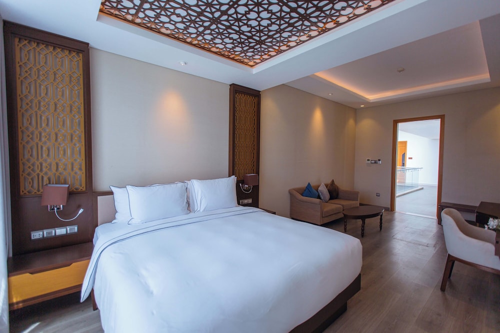 The Palm Nest Cam Ranh Pool Villa