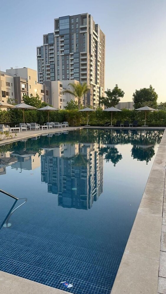 Chic Apartment In Aeon Compound