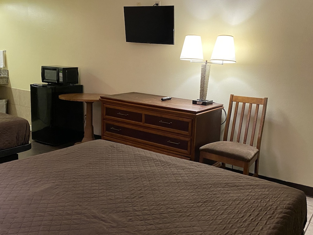 Hammond Vacations - Stay Express Inn Hammond - Property Image 15