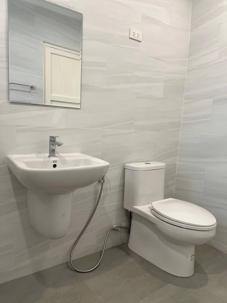 5 Beds 452sqm With Private Garden Pet-friendly Cctv Quiet and Homey