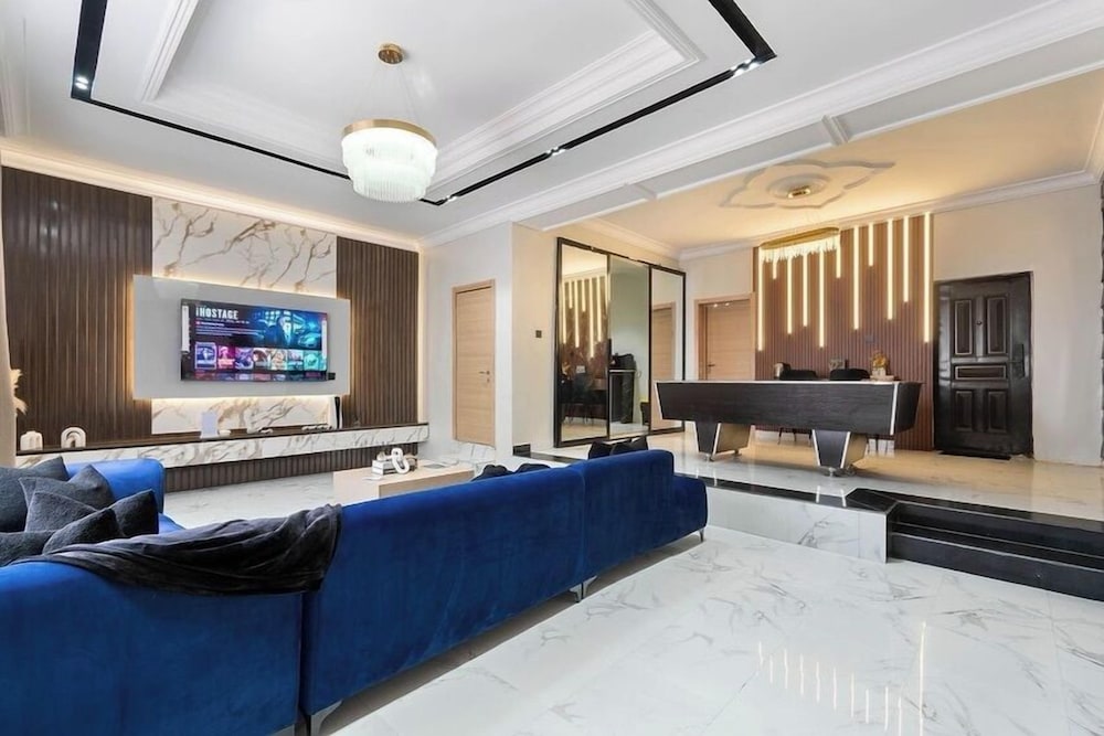 D5 Future Hotel and Apartment