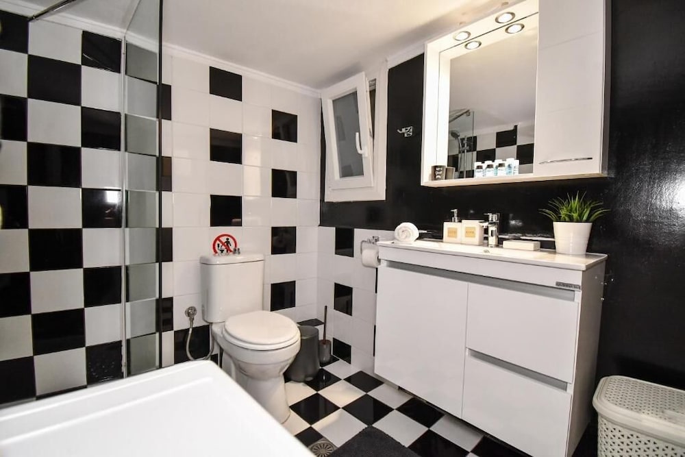 Porto Sea View Apartments - D. Gounari 5