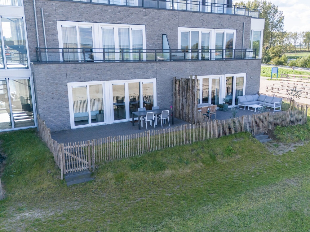 Apartment in Sint-annaland by the Harbor