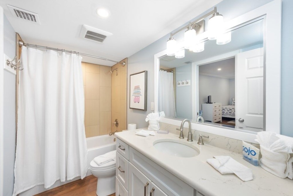 Kings Crown 117 2 Bedroom Condo