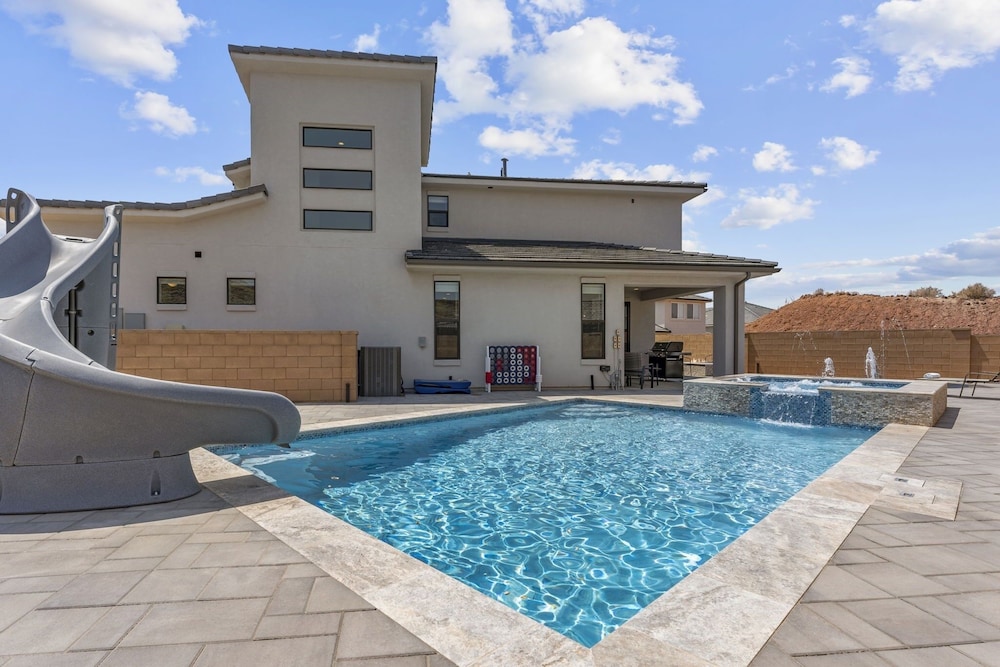 The Splash Yard 5 Bedroom Home