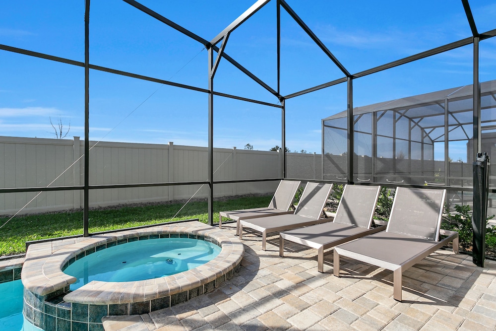 9 BD 6,5 BH Pool, Spa & Game Room - Image 3