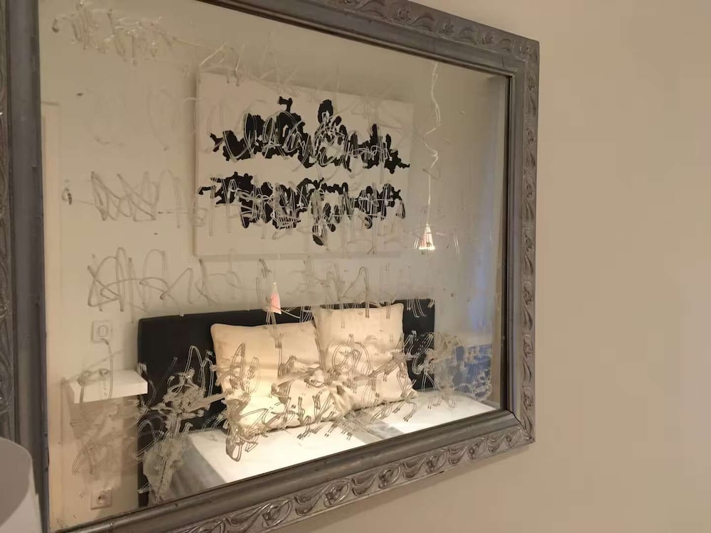 Huswell Artsy Family Apartment in City Center