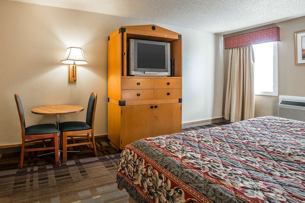 Cheyenne Vacations - Rodeway Inn Cheyenne I-80 East - Property Image 19