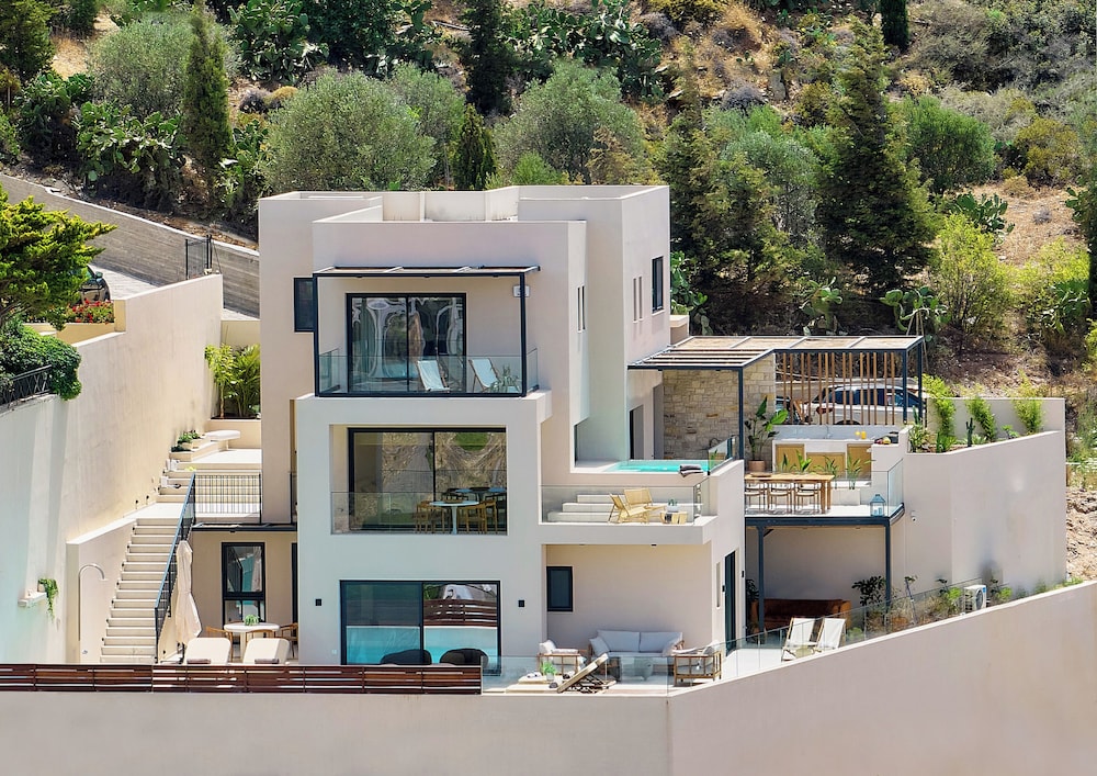 The Nook -luxury Living at the Edge of Tranquility