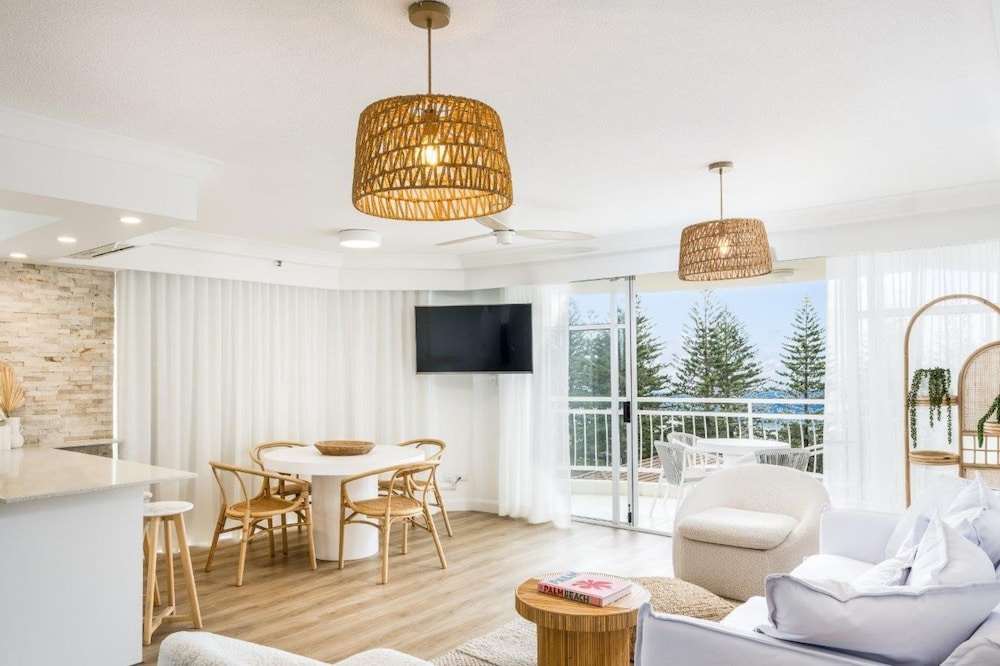 Ocean View Coastal Haven in Burleigh