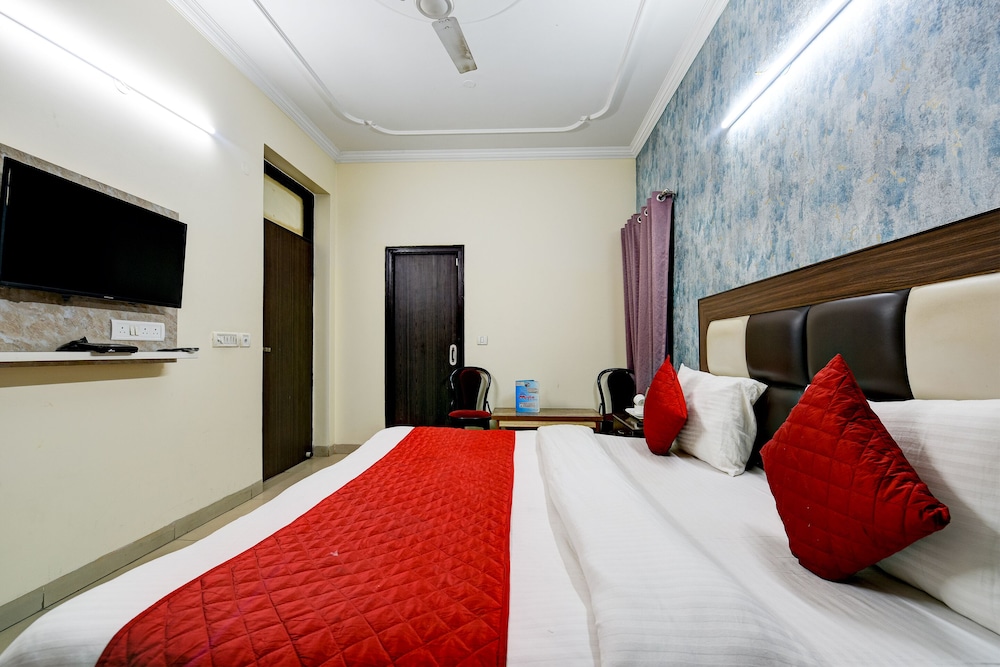 Room-hotel Mayank Plaza-near IGI Airport