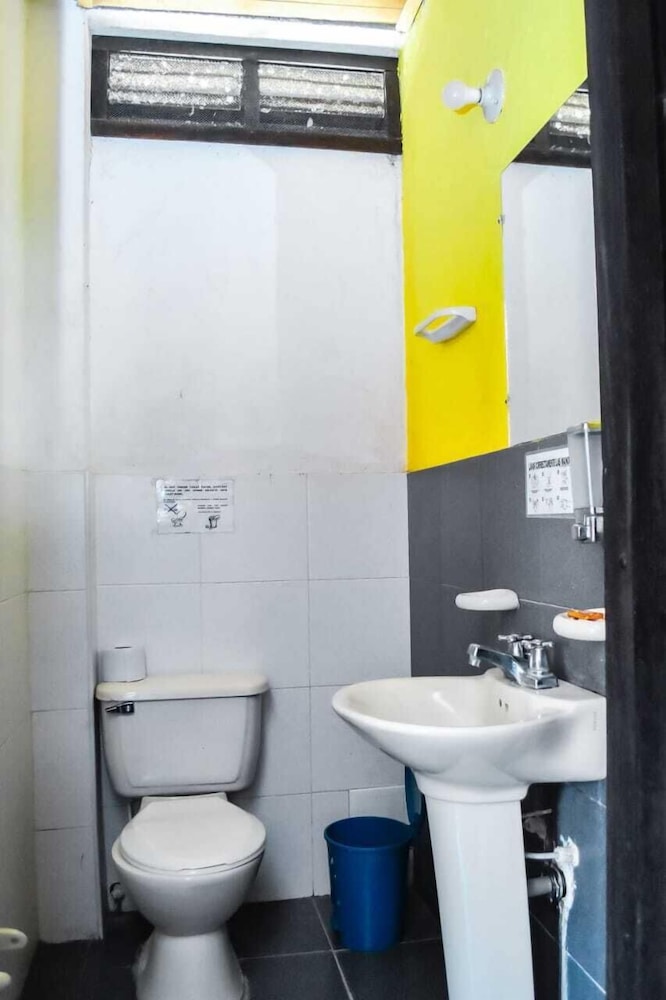 Aluna Hostel B&B
