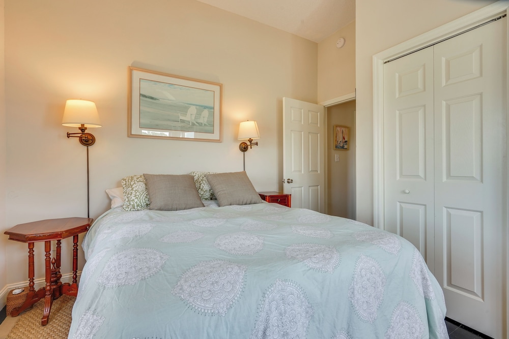 Marina & Golf Course Views: Edisto Island Home