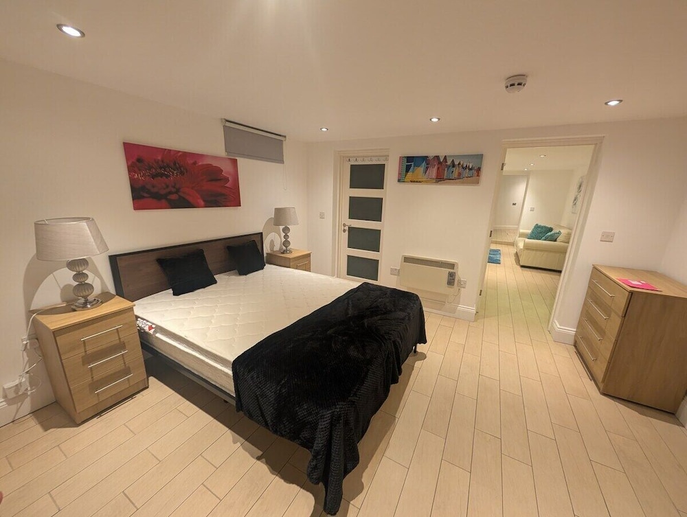 City Escape 1 Bedroom Flat in Swansea Centre