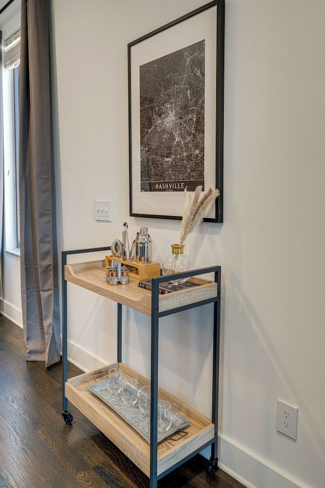 Lofts At 30th - Urban Lodge - Mins to Broadway!