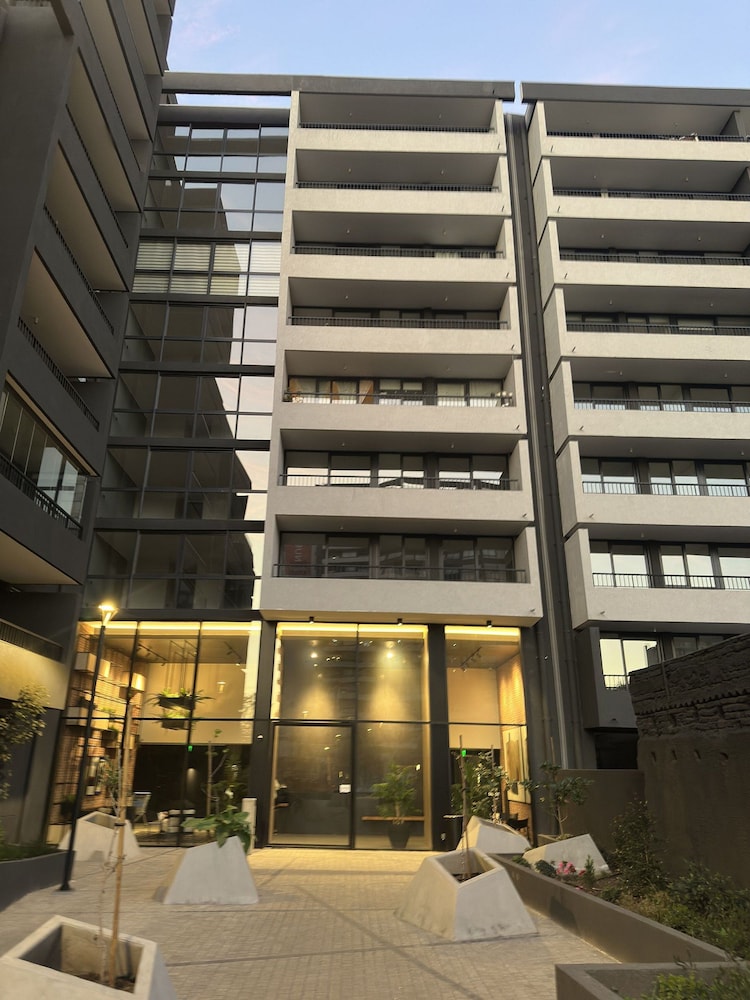 Oceana Suites San Eugenio