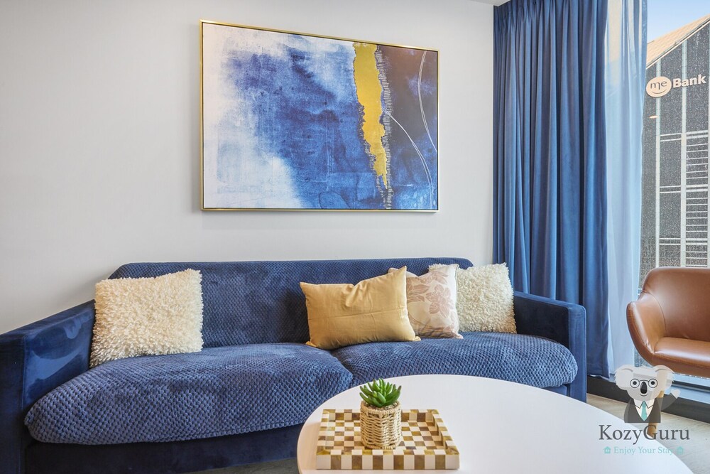 Kozyguru | Mel City 2-Bed Apt With Stunning Views