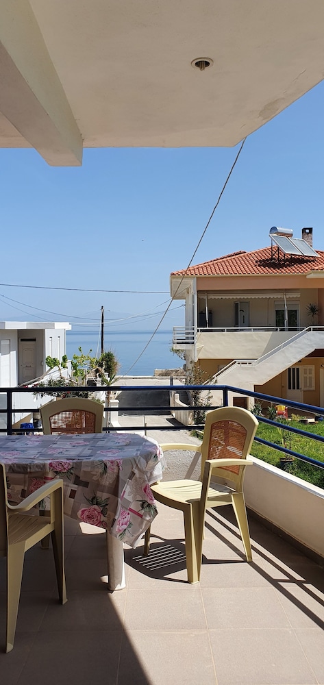 Lykoporia Beach Apartments