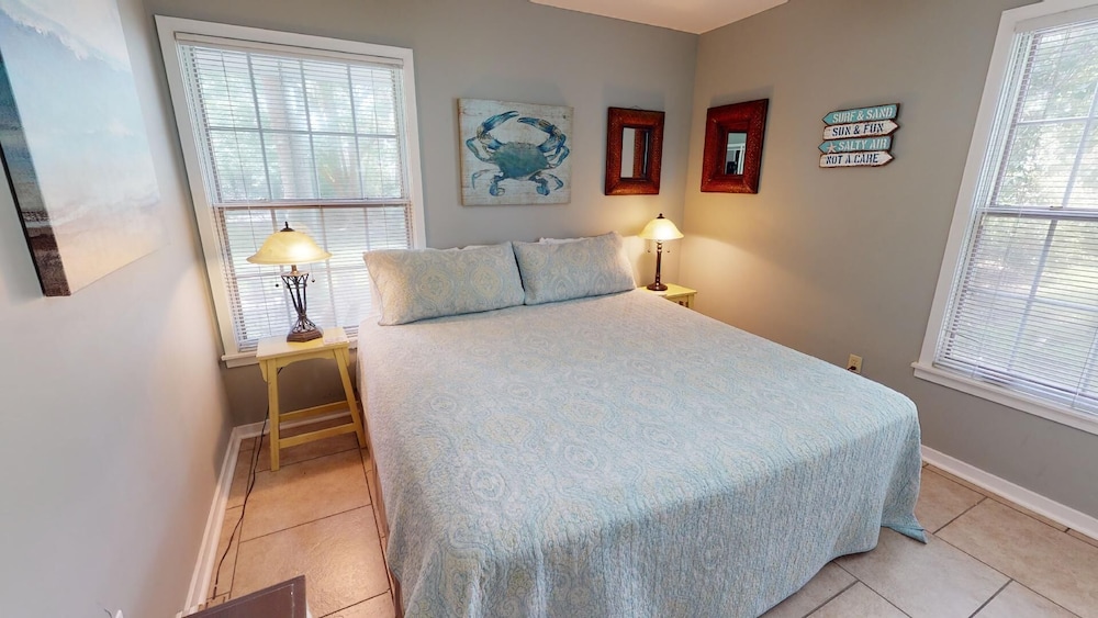 1111 2nd Avenue by Tybee Vacation Rentals