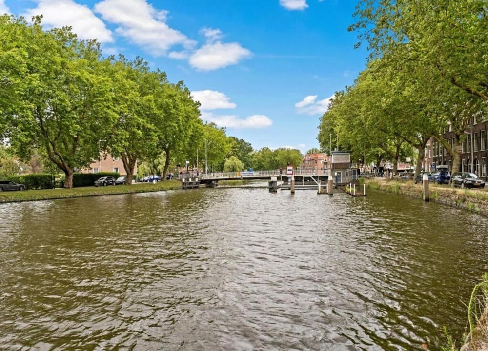 Beautiful Apartment, View of Delft Canal