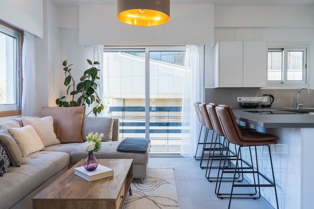 Elegant City Central Suite