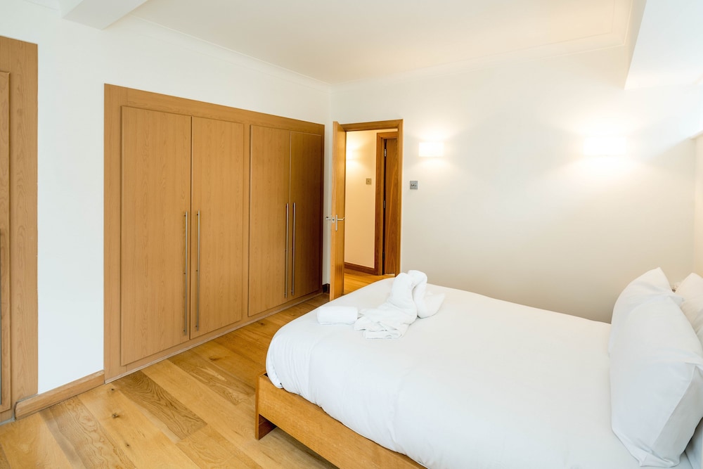 Bright 2-Bed Flat Near St Paul’S