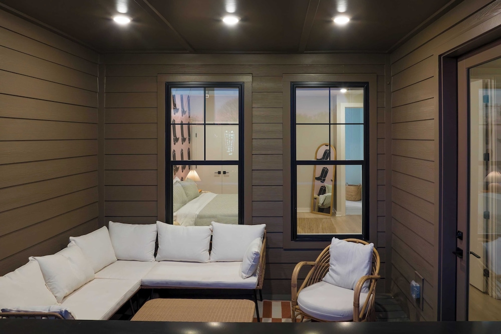 Lischey by Avantstay Modern 4bdr w/ Covered Patio Newly Built Nashville Home