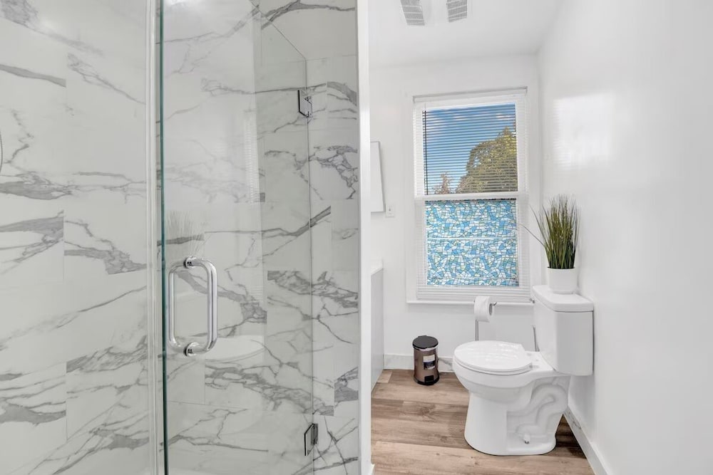 Elegant Hideaway with Free Parking