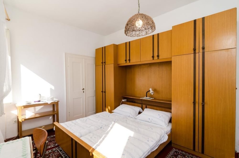 Rooms Pile