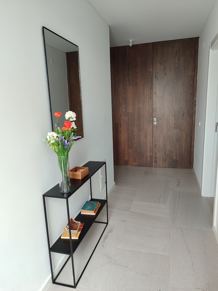 2 Terraces Flat River and Marina View