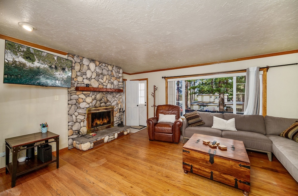 The Blue Bear Cabin Lake Tahoe Family Getaway 2 Bedroom Home