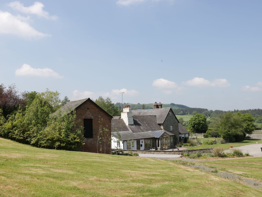 Garden Cottage view 2
