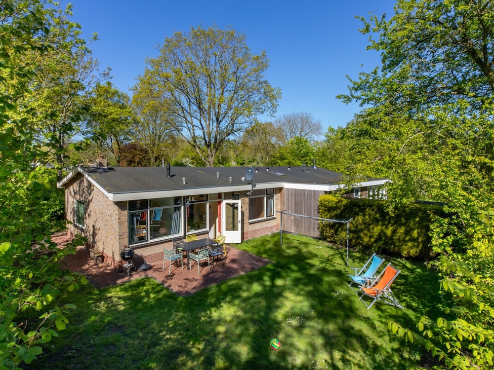 Bungalow Near Dutch Beach With Garden