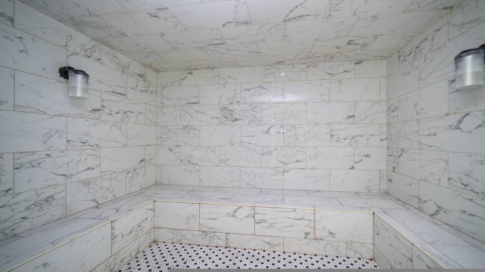 Luxury Downtown Phoenix Loft - Pool Gym Laundry