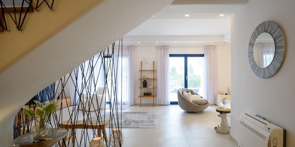 Amor Hideaway Villas