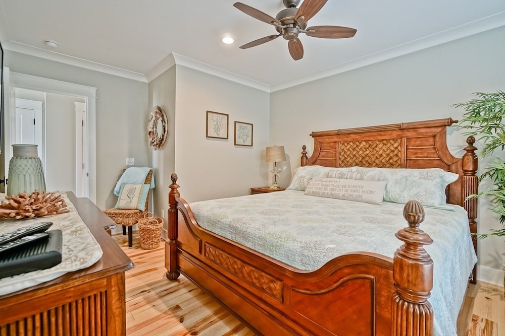 Myrtle Beach Vacations - Cinnamon Sands 6 Bedroom Home by Redawning - Property Image 2