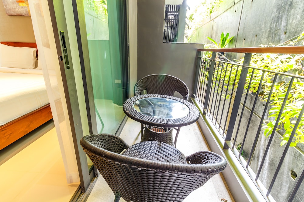 Emerald Terrace by Lofty