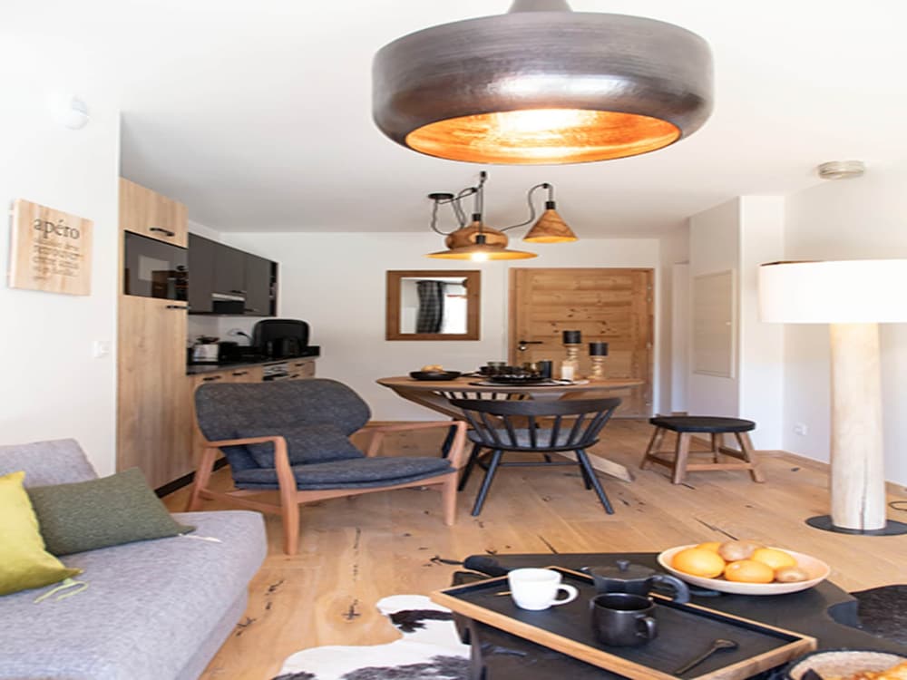 Apartment in Vaujany With Stunning Mountain Views