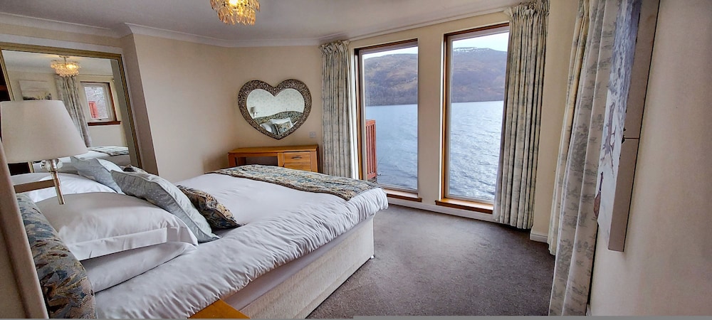 Loch Rannoch Highland Club Lochside Lodge 03