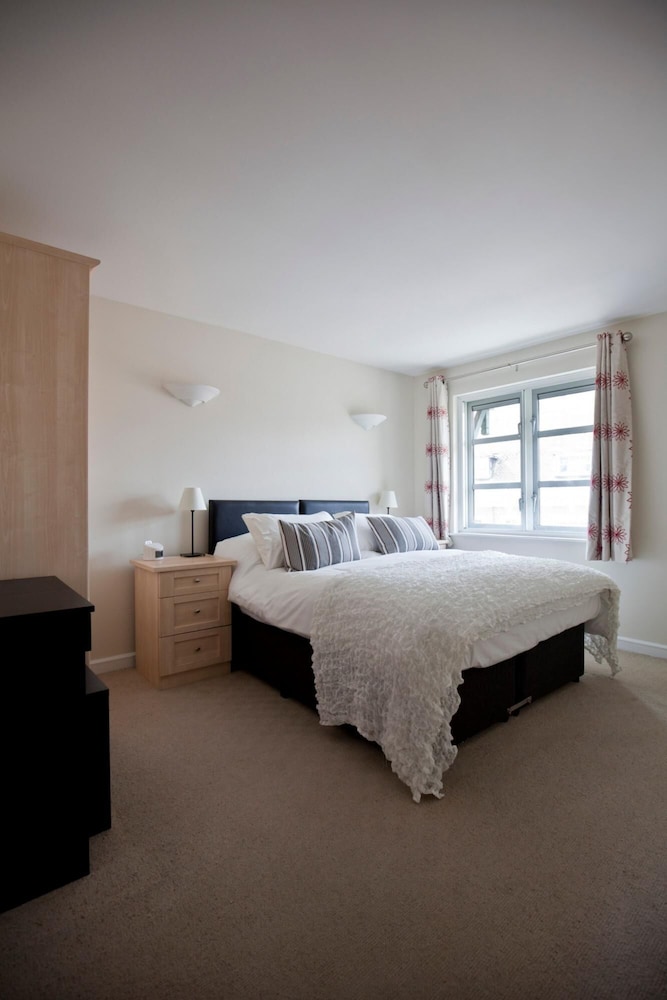 2 Bed 2 Bath Central Ipswich Parking 2nd Flr view 3