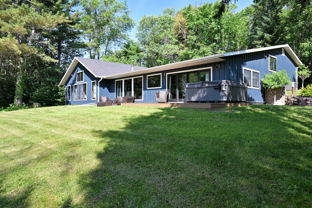The Namakagon Lakehouse 4 Bedroom Home