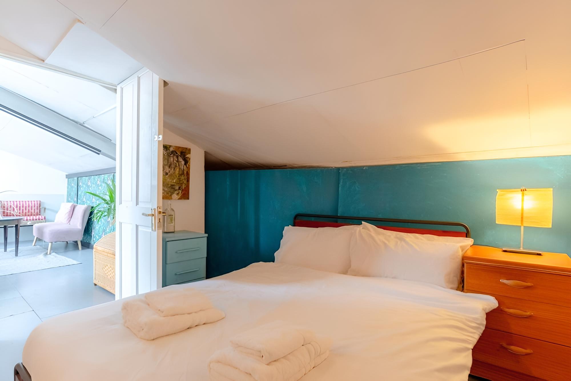 Trendy & Artistic Loft Hideaway, Hackney Wick!