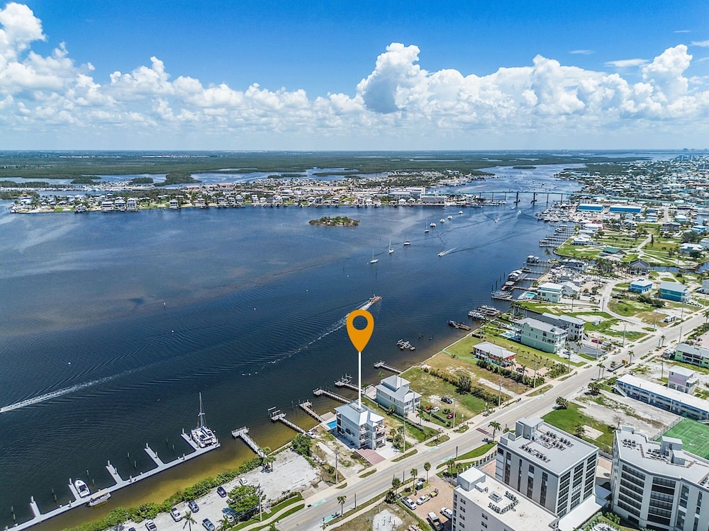 319 Bay & Beach Blessings: Pool Home W/ Water Views! 4 Bedroom Home