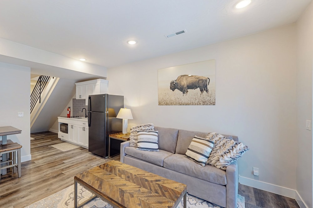 Crooked River 10 A - Entire Home!
