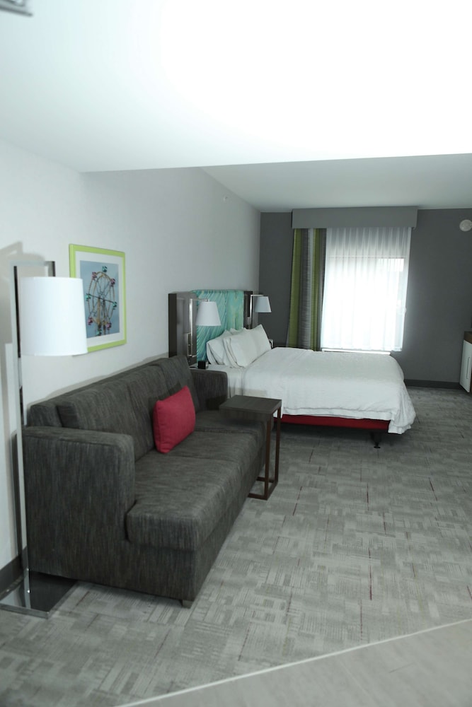Burlington Vacations - Hampton Inn  Suites Burlington - Property Image 3
