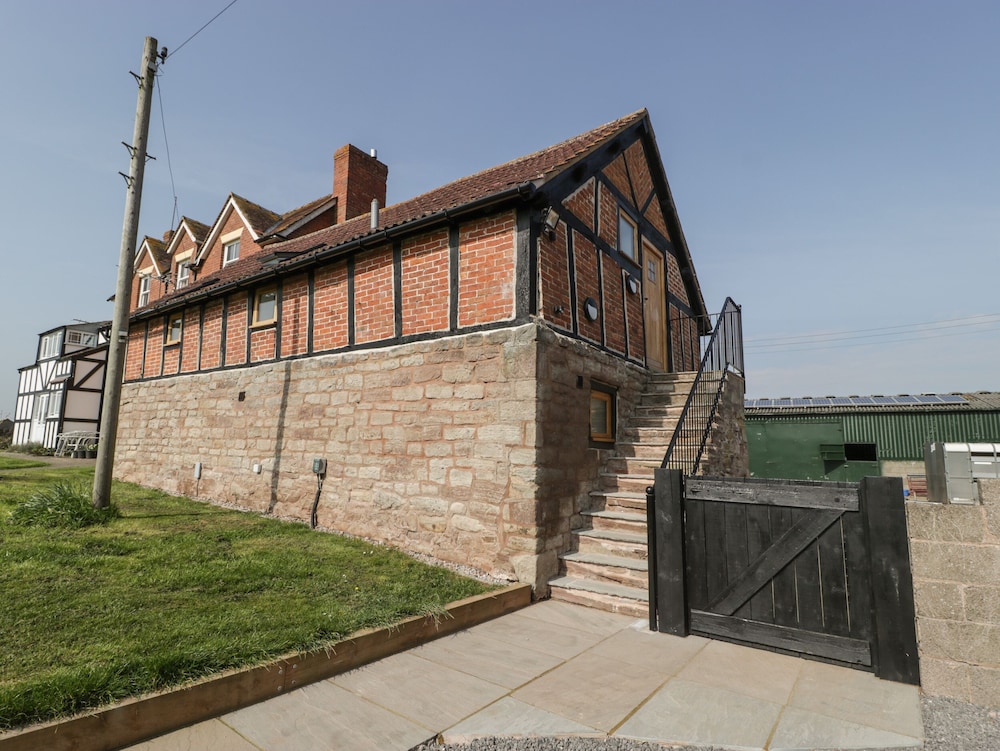 Lower Venn Granary Apartment 2