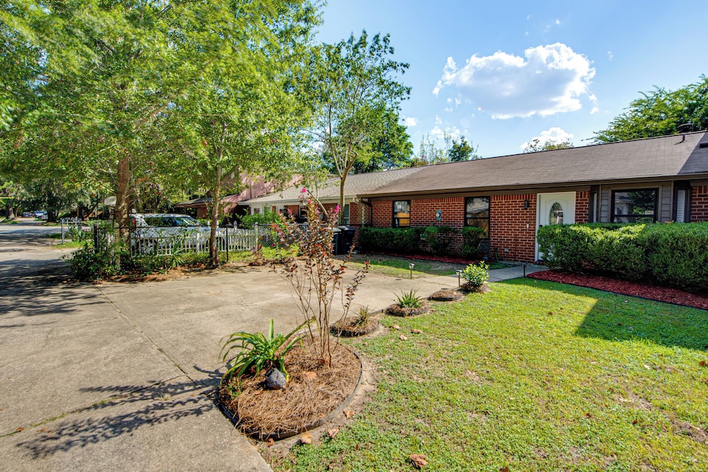 Group-friendly Rental 5 Mi to Dtwn Tallahassee!