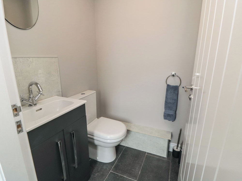 2 Staveley Cottages