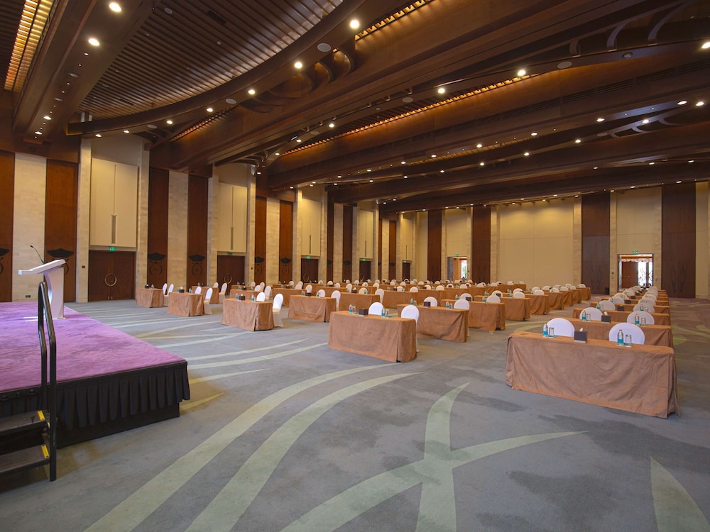 Sofitel Dubai The Palm Resort & Spa